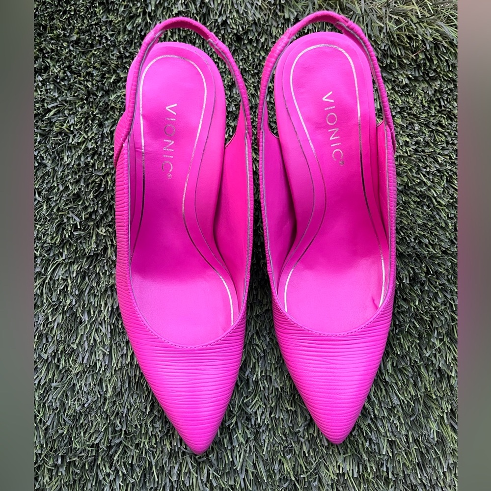 Vionic Hot Pink Pointed Slingback Heels